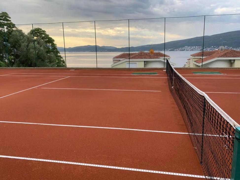 Adriadome Apartments Биела Екстериор снимка
