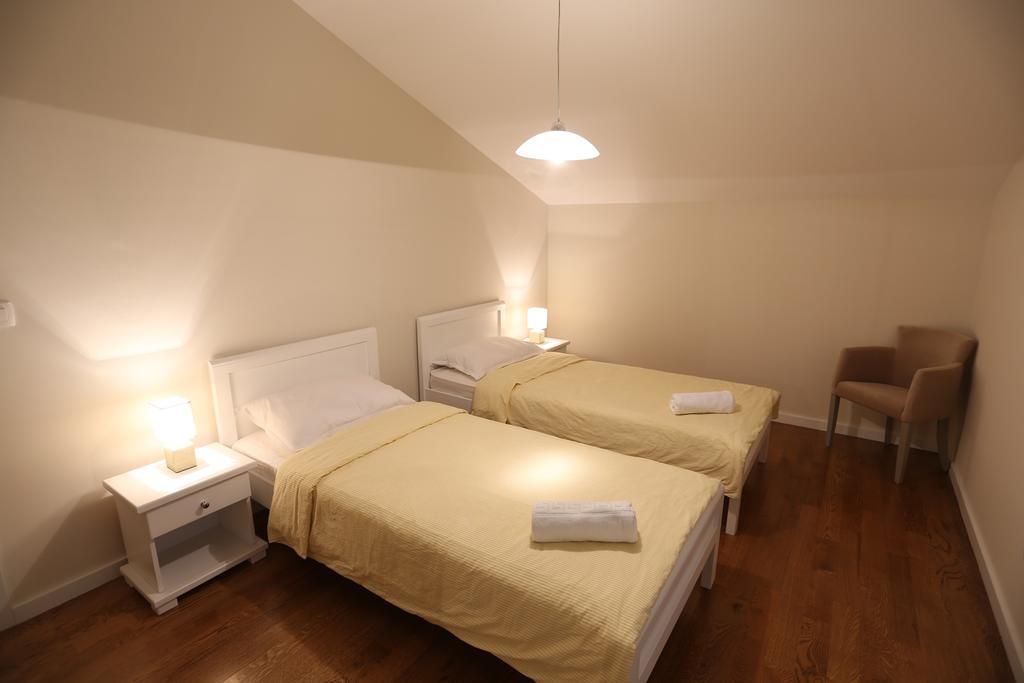 Adriadome Apartments Биела Екстериор снимка