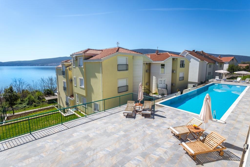 Adriadome Apartments Биела Екстериор снимка