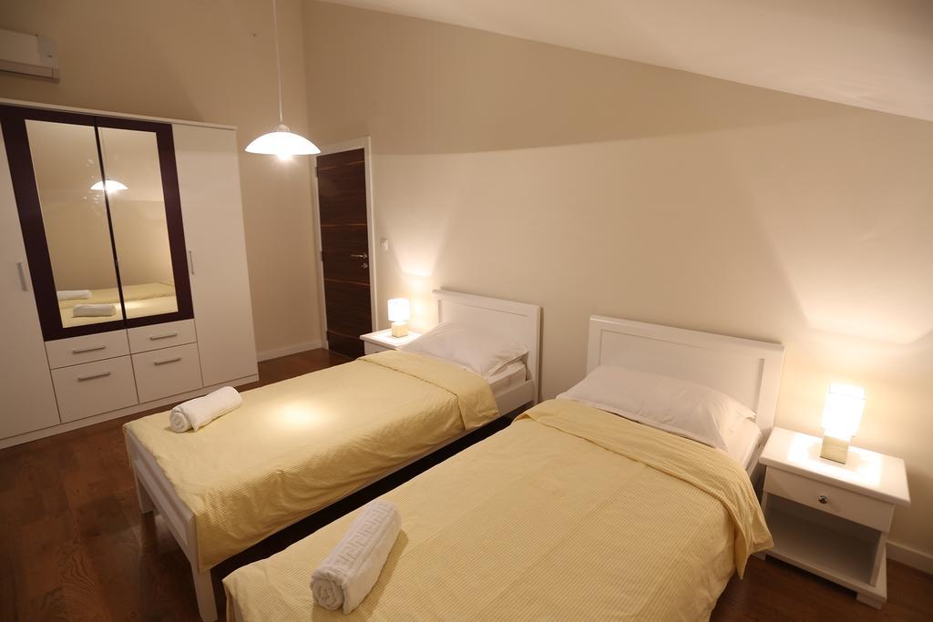 Adriadome Apartments Биела Екстериор снимка